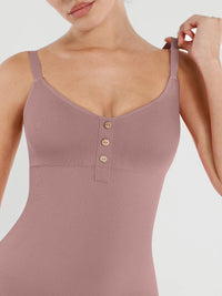 Figurformande jumpsuit med byststöd och rumplyft